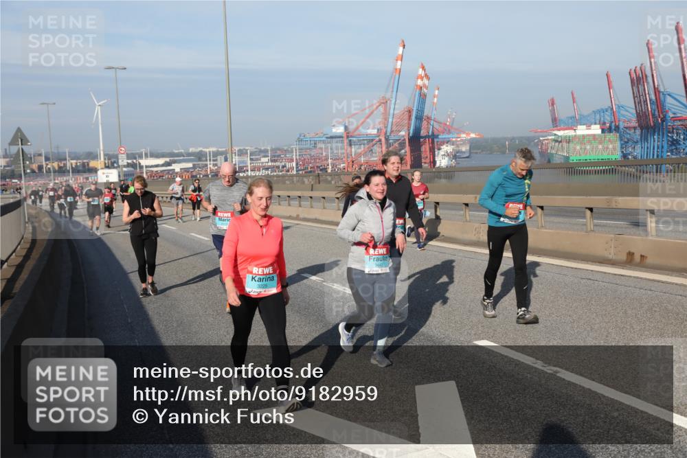 03.10.2025 - Köhlbrandbrückenlauf Yannick Fuchs http://msf.ph/oto/9182959 03.10.2025 09:01:52 Position 2 3225, 3442 meine-sportfotos.de