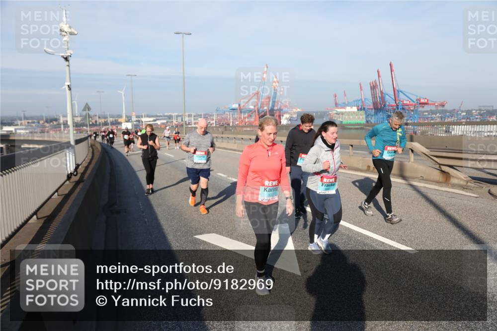 03.10.2025 - Köhlbrandbrückenlauf Yannick Fuchs http://msf.ph/oto/9182969 03.10.2025 09:01:53 Position 2 3225 meine-sportfotos.de