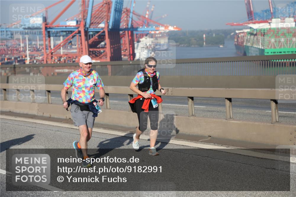 03.10.2025 - Köhlbrandbrückenlauf Yannick Fuchs http://msf.ph/oto/9182991 03.10.2025 09:02:00 Position 2 0 meine-sportfotos.de