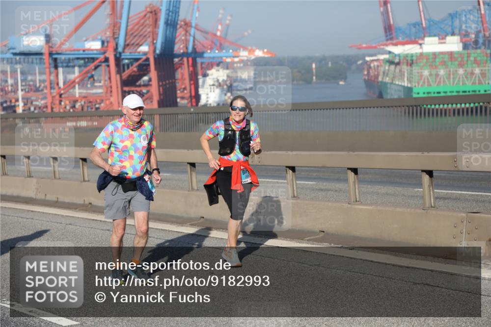 03.10.2025 - Köhlbrandbrückenlauf Yannick Fuchs http://msf.ph/oto/9182993 03.10.2025 09:02:01 Position 2 2600 meine-sportfotos.de