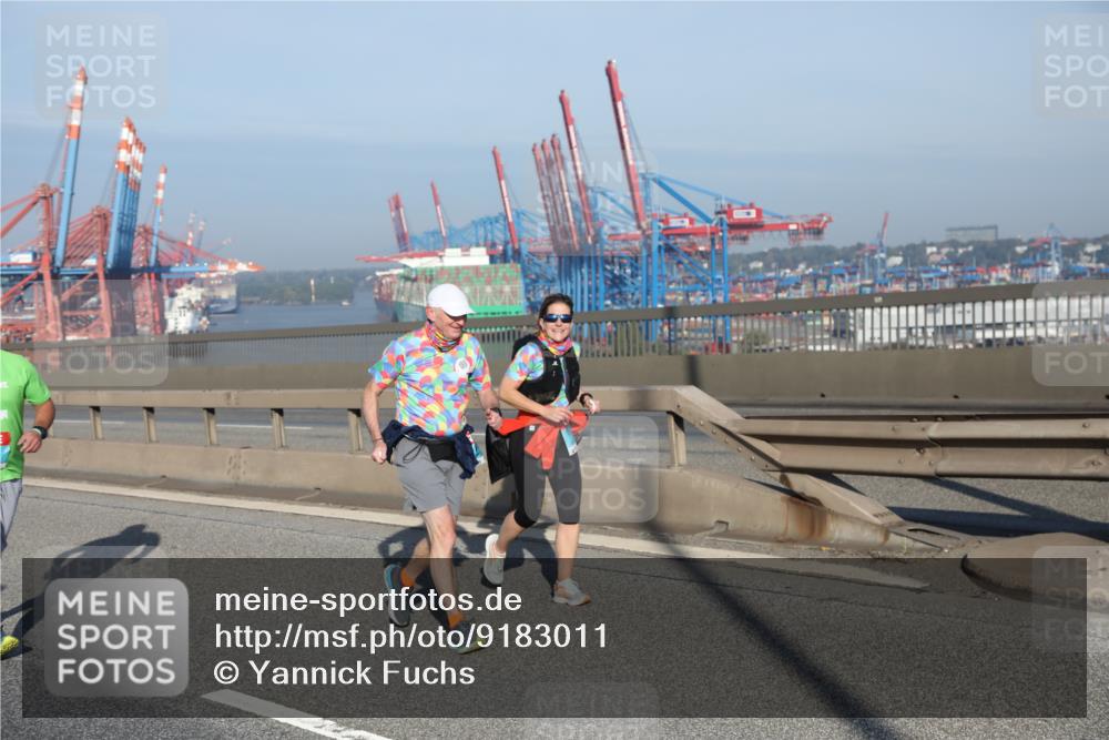 03.10.2025 - Köhlbrandbrückenlauf Yannick Fuchs http://msf.ph/oto/9183011 03.10.2025 09:02:02 Position 2  meine-sportfotos.de