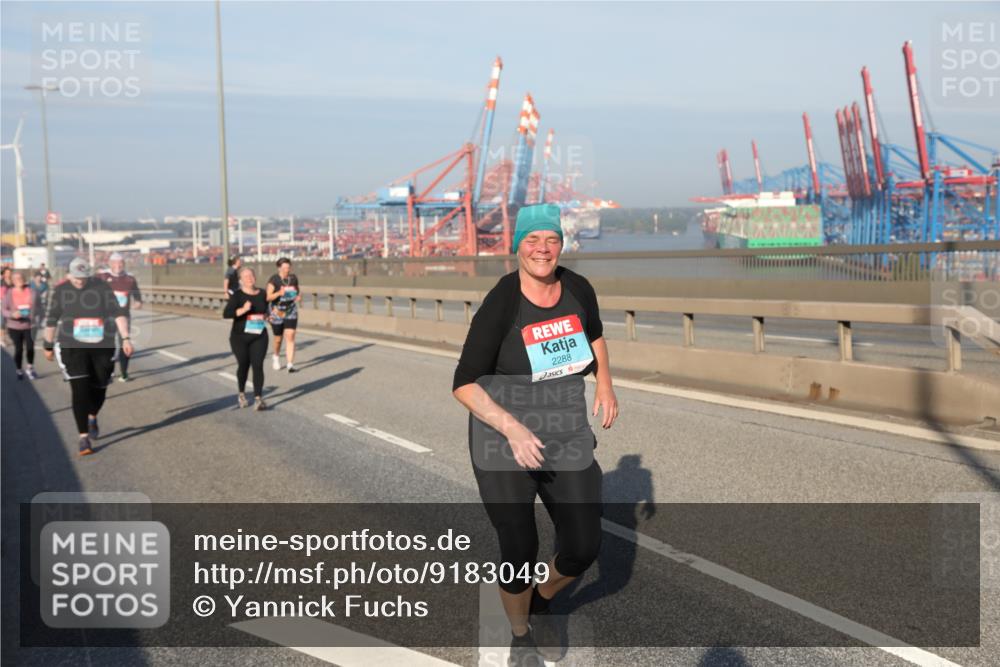 03.10.2025 - Köhlbrandbrückenlauf Yannick Fuchs http://msf.ph/oto/9183049 03.10.2025 09:02:07 Position 2 2288 meine-sportfotos.de