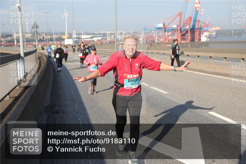 03.10.2025 - Köhlbrandbrückenlauf Yannick Fuchs http://msf.ph/oto/9183110 03.10.2025 09:02:16 Position 2 1837 meine-sportfotos.de