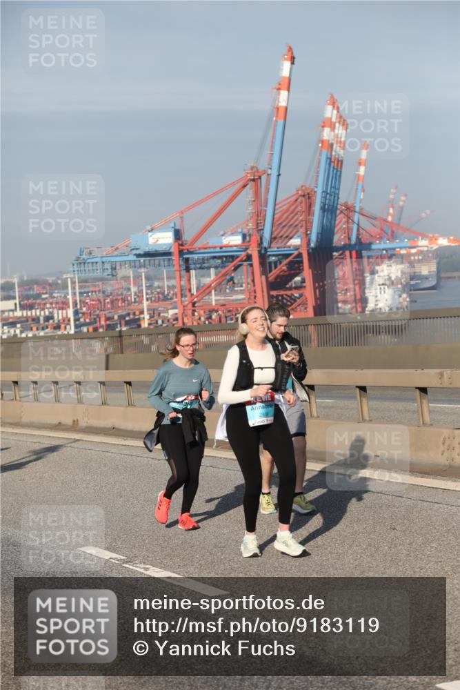 03.10.2025 - Köhlbrandbrückenlauf Yannick Fuchs http://msf.ph/oto/9183119 03.10.2025 09:02:19 Position 2 2859 meine-sportfotos.de