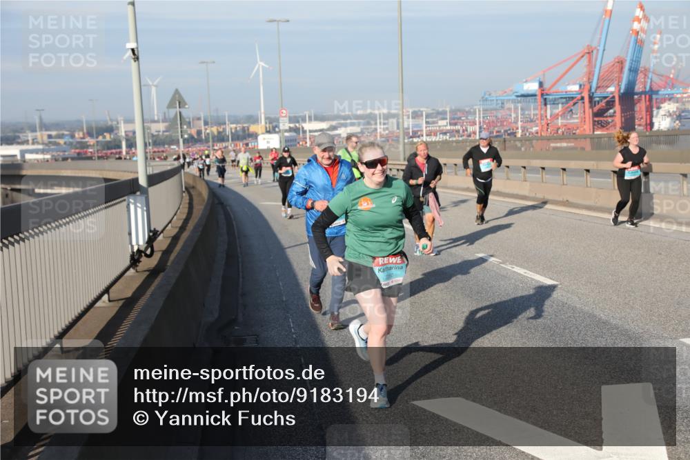 03.10.2025 - Köhlbrandbrückenlauf Yannick Fuchs http://msf.ph/oto/9183194 03.10.2025 09:02:34 Position 2 2260 meine-sportfotos.de