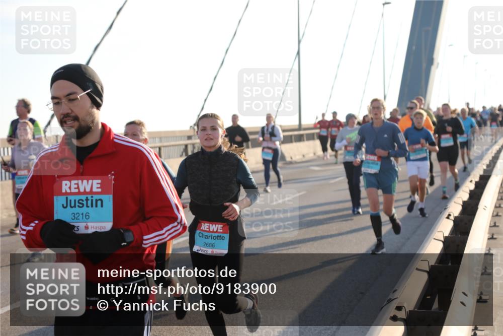 03.10.2025 - Köhlbrandbrückenlauf Yannick Fuchs http://msf.ph/oto/9183900 03.10.2025 08:31:20 Position 1 3216, 2686 meine-sportfotos.de
