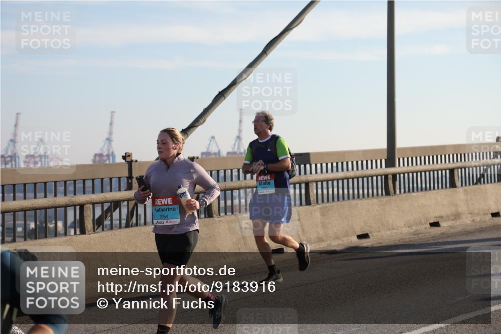 03.10.2025 - Köhlbrandbrückenlauf Yannick Fuchs http://msf.ph/oto/9183916 03.10.2025 08:31:22 Position 1 2054 meine-sportfotos.de