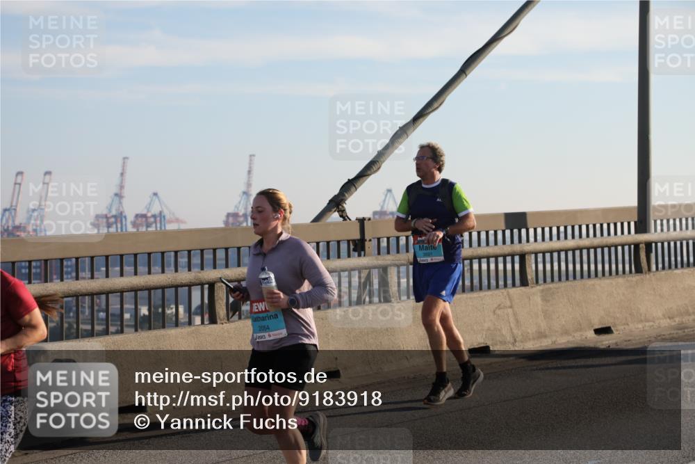 03.10.2025 - Köhlbrandbrückenlauf Yannick Fuchs http://msf.ph/oto/9183918 03.10.2025 08:31:22 Position 1 3691, 2054 meine-sportfotos.de