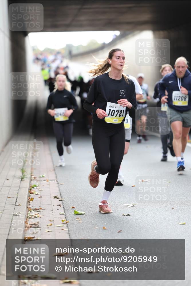 05.10.2025 - 20. swb-Marathon Bremen Michael Strokosch http://msf.ph/oto/9205949 05.10.2025 10:45:03 Laufen 11208, 10781, 9 meine-sportfotos.de