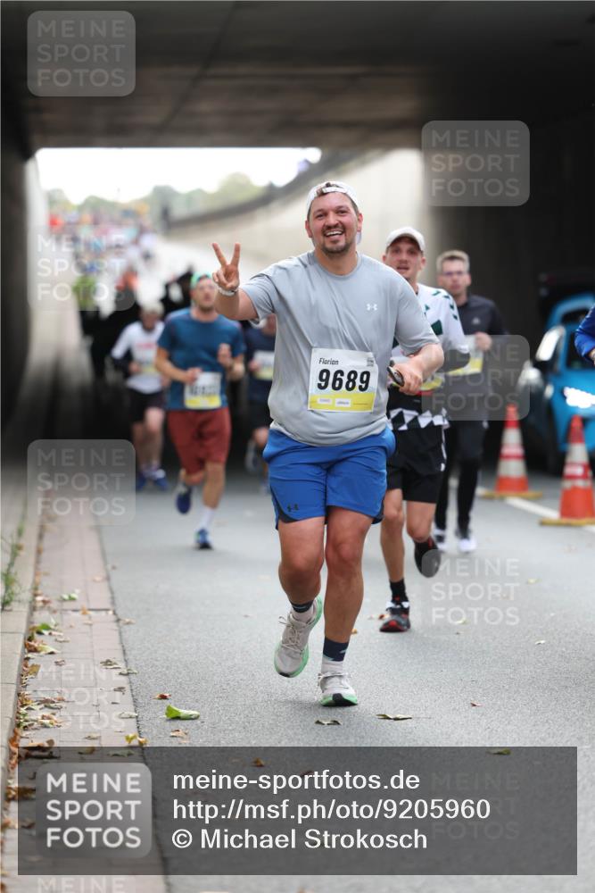 05.10.2025 - 20. swb-Marathon Bremen Michael Strokosch http://msf.ph/oto/9205960 05.10.2025 10:45:07 Laufen 9689, 02493 meine-sportfotos.de