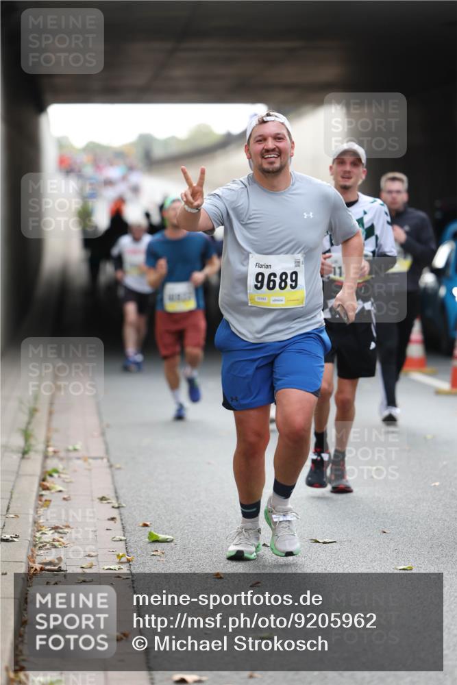 05.10.2025 - 20. swb-Marathon Bremen Michael Strokosch http://msf.ph/oto/9205962 05.10.2025 10:45:08 Laufen 9689, 02493 meine-sportfotos.de