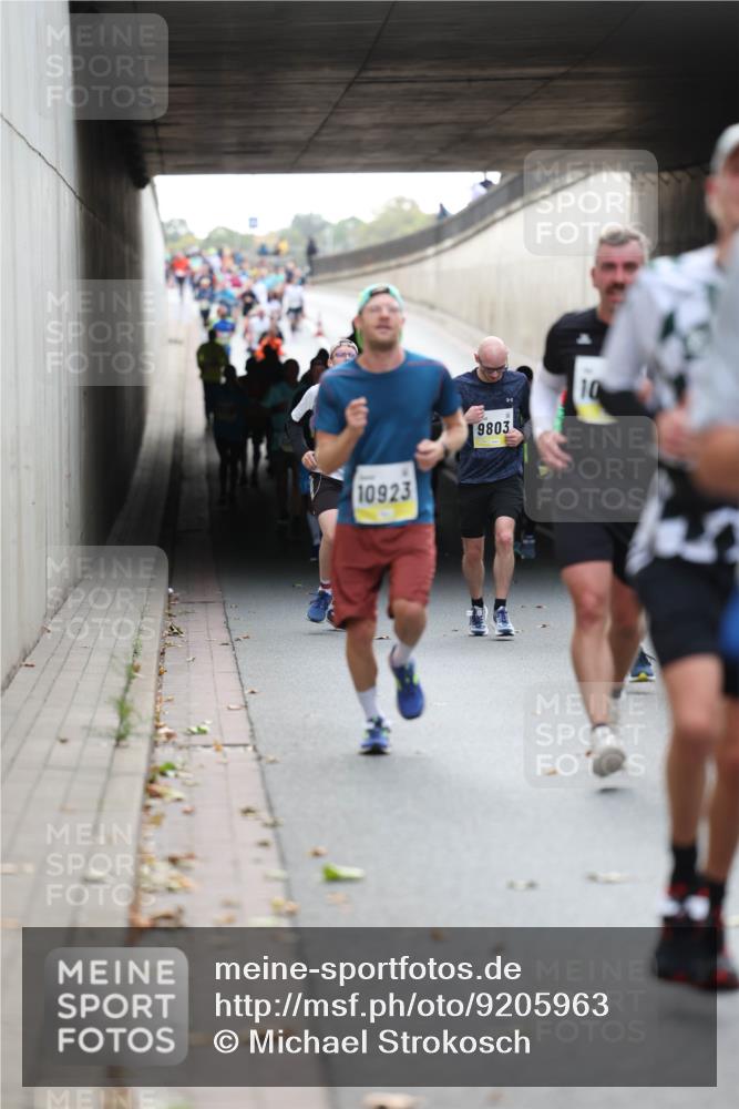 05.10.2025 - 20. swb-Marathon Bremen Michael Strokosch http://msf.ph/oto/9205963 05.10.2025 10:45:09 Laufen 10923, 9803 meine-sportfotos.de