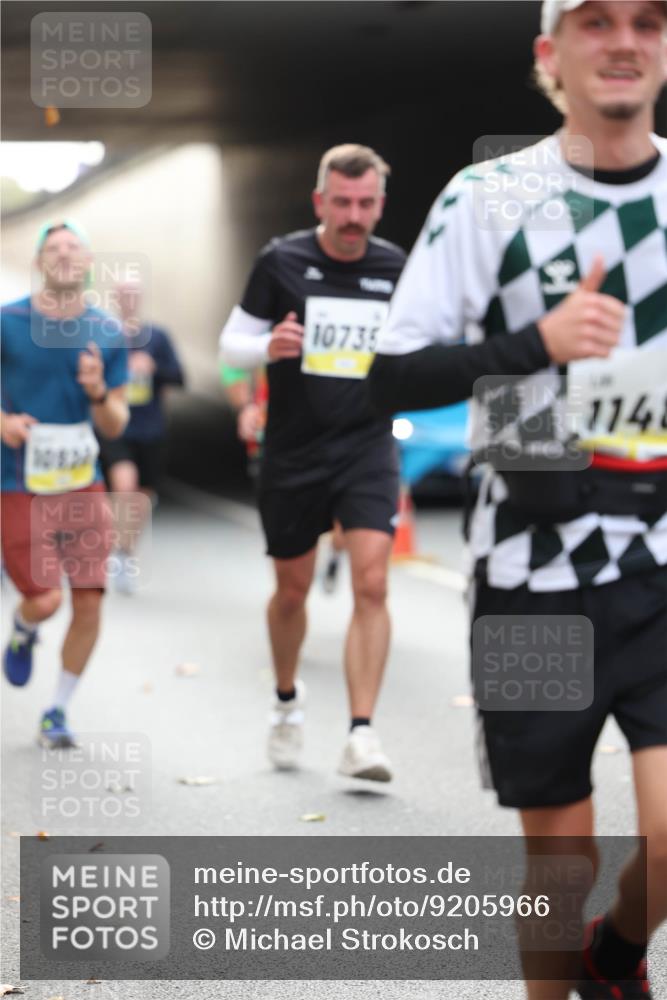 05.10.2025 - 20. swb-Marathon Bremen Michael Strokosch http://msf.ph/oto/9205966 05.10.2025 10:45:10 Laufen 10834, 10735, 114 meine-sportfotos.de
