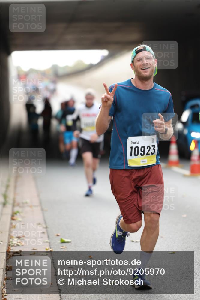 05.10.2025 - 20. swb-Marathon Bremen Michael Strokosch http://msf.ph/oto/9205970 05.10.2025 10:45:12 Laufen 10923 meine-sportfotos.de