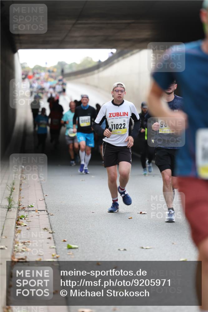 05.10.2025 - 20. swb-Marathon Bremen Michael Strokosch http://msf.ph/oto/9205971 05.10.2025 10:45:13 Laufen 11022, 98 meine-sportfotos.de