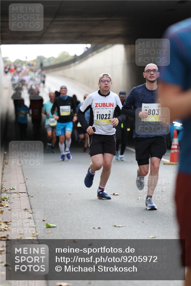 05.10.2025 - 20. swb-Marathon Bremen Michael Strokosch http://msf.ph/oto/9205972 05.10.2025 10:45:13 Laufen 11022, 803 meine-sportfotos.de