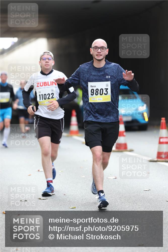 05.10.2025 - 20. swb-Marathon Bremen Michael Strokosch http://msf.ph/oto/9205975 05.10.2025 10:45:14 Laufen 11022, 9803, 02293 meine-sportfotos.de