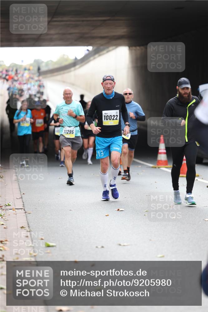 05.10.2025 - 20. swb-Marathon Bremen Michael Strokosch http://msf.ph/oto/9205980 05.10.2025 10:45:16 Laufen 1294, 11295, 10022, 13 meine-sportfotos.de