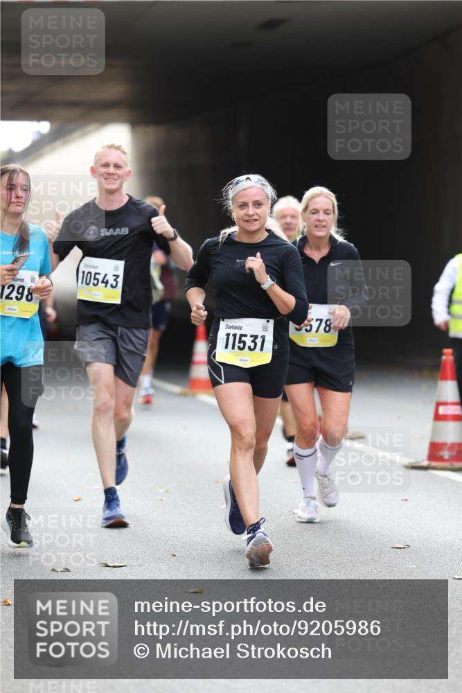 05.10.2025 - 20. swb-Marathon Bremen Michael Strokosch http://msf.ph/oto/9205986 05.10.2025 10:45:22 Laufen 10543, 1298, 11531, 578 meine-sportfotos.de