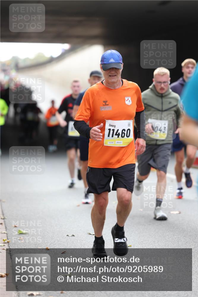 05.10.2025 - 20. swb-Marathon Bremen Michael Strokosch http://msf.ph/oto/9205989 05.10.2025 10:45:25 Laufen 11460, 02258, 043 meine-sportfotos.de
