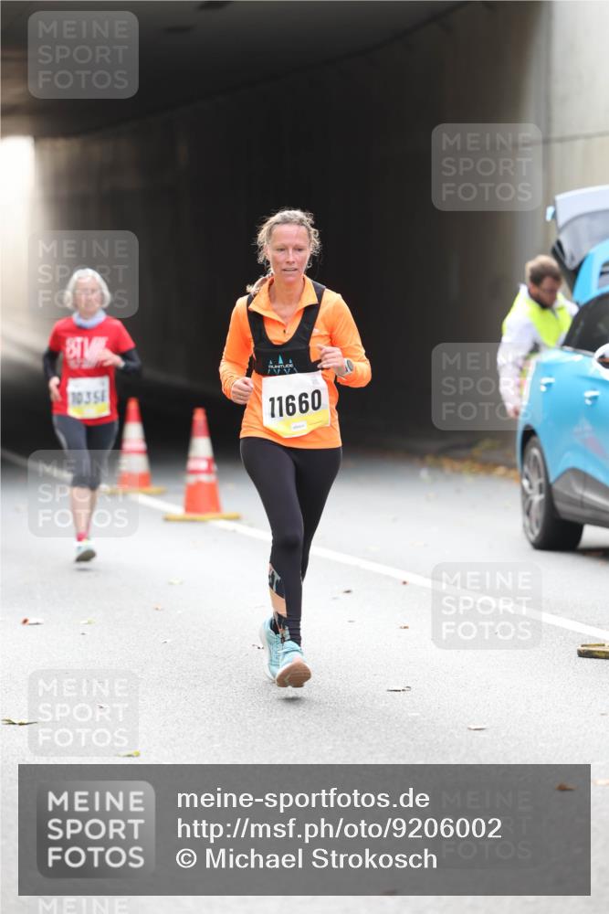 05.10.2025 - 20. swb-Marathon Bremen Michael Strokosch http://msf.ph/oto/9206002 05.10.2025 10:45:32 Laufen 10358, 11660 meine-sportfotos.de