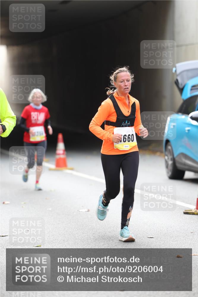 05.10.2025 - 20. swb-Marathon Bremen Michael Strokosch http://msf.ph/oto/9206004 05.10.2025 10:45:33 Laufen 660 meine-sportfotos.de
