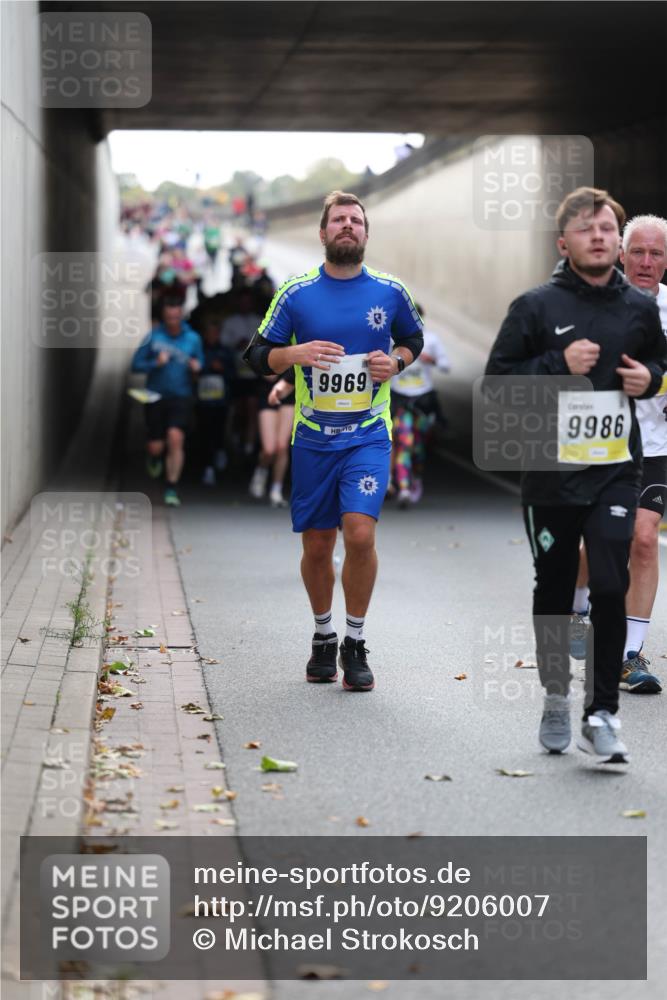 05.10.2025 - 20. swb-Marathon Bremen Michael Strokosch http://msf.ph/oto/9206007 05.10.2025 10:45:35 Laufen 9969, 10, 9986 meine-sportfotos.de