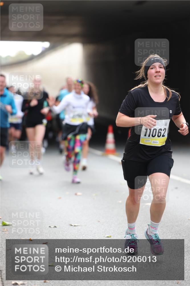 05.10.2025 - 20. swb-Marathon Bremen Michael Strokosch http://msf.ph/oto/9206013 05.10.2025 10:45:39 Laufen 11062, 02500 meine-sportfotos.de