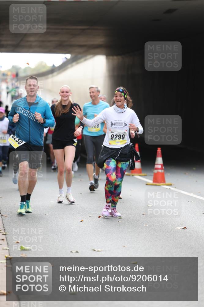 05.10.2025 - 20. swb-Marathon Bremen Michael Strokosch http://msf.ph/oto/9206014 05.10.2025 10:45:40 Laufen 432, 9299, 3230 meine-sportfotos.de