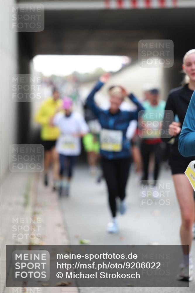 05.10.2025 - 20. swb-Marathon Bremen Michael Strokosch http://msf.ph/oto/9206022 05.10.2025 10:45:43 Laufen 02167 meine-sportfotos.de