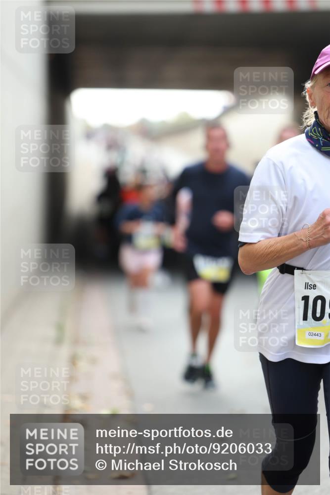 05.10.2025 - 20. swb-Marathon Bremen Michael Strokosch http://msf.ph/oto/9206033 05.10.2025 10:45:48 Laufen 10, 02443 meine-sportfotos.de