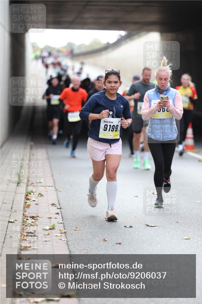 05.10.2025 - 20. swb-Marathon Bremen Michael Strokosch http://msf.ph/oto/9206037 05.10.2025 10:45:50 Laufen 9199, 01812, 366 meine-sportfotos.de