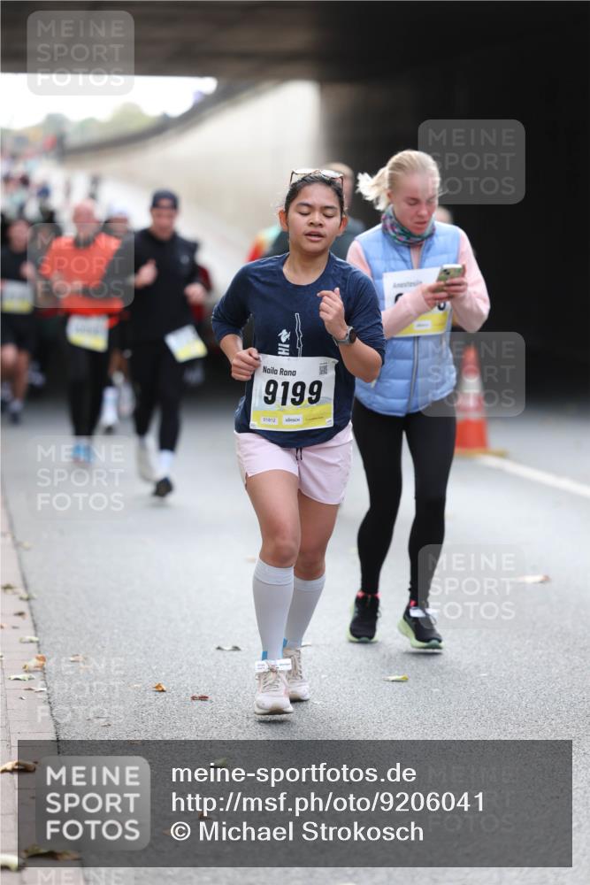 05.10.2025 - 20. swb-Marathon Bremen Michael Strokosch http://msf.ph/oto/9206041 05.10.2025 10:45:51 Laufen 9199, 01812 meine-sportfotos.de