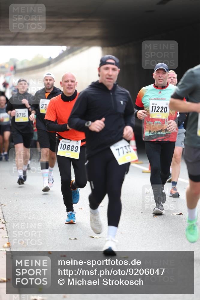 05.10.2025 - 20. swb-Marathon Bremen Michael Strokosch http://msf.ph/oto/9206047 05.10.2025 10:45:54 Laufen 9715, 6, 97, 10689, 7733, 11220 meine-sportfotos.de