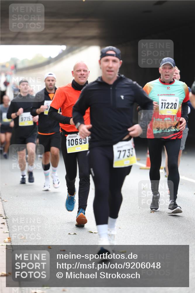 05.10.2025 - 20. swb-Marathon Bremen Michael Strokosch http://msf.ph/oto/9206048 05.10.2025 10:45:54 Laufen 9715, 10689, 7733, 20, 11220 meine-sportfotos.de