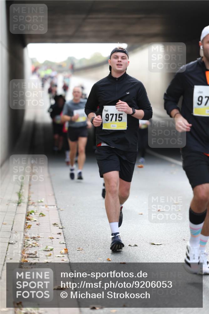 05.10.2025 - 20. swb-Marathon Bremen Michael Strokosch http://msf.ph/oto/9206053 05.10.2025 10:45:57 Laufen 9715, 97 meine-sportfotos.de