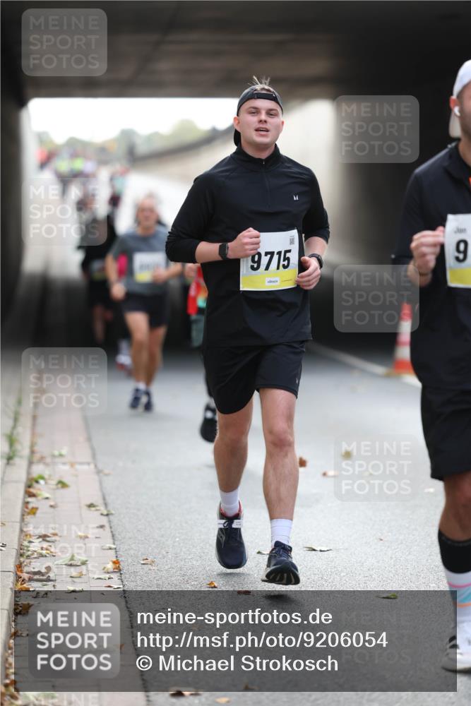 05.10.2025 - 20. swb-Marathon Bremen Michael Strokosch http://msf.ph/oto/9206054 05.10.2025 10:45:57 Laufen 9715, 9 meine-sportfotos.de