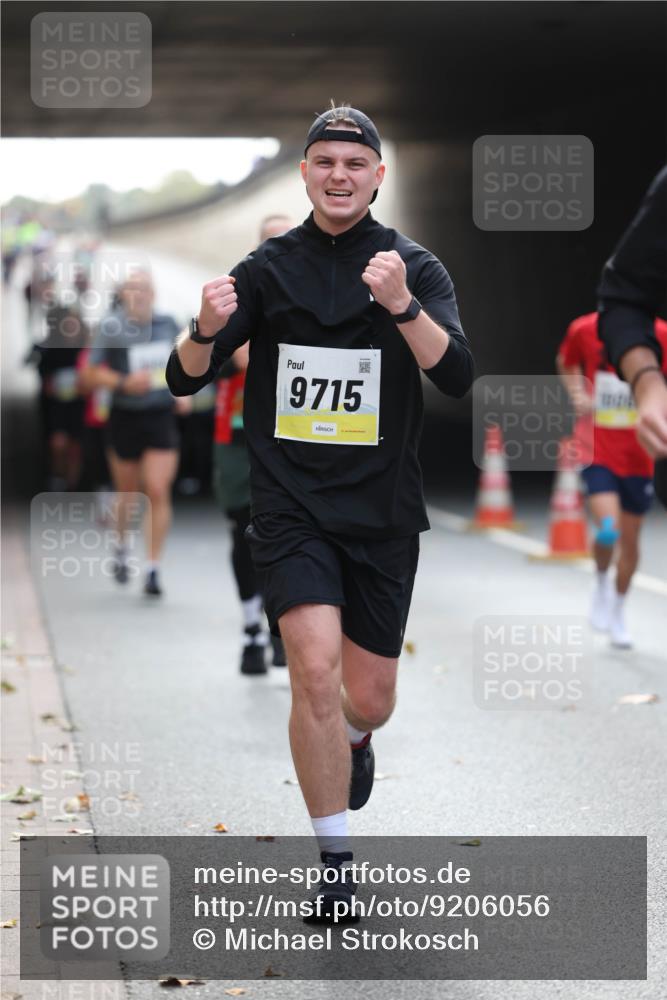 05.10.2025 - 20. swb-Marathon Bremen Michael Strokosch http://msf.ph/oto/9206056 05.10.2025 10:45:58 Laufen 9715 meine-sportfotos.de