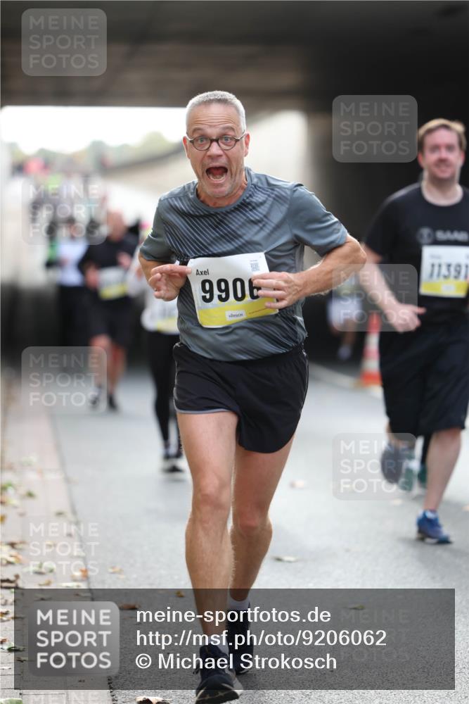 05.10.2025 - 20. swb-Marathon Bremen Michael Strokosch http://msf.ph/oto/9206062 05.10.2025 10:46:02 Laufen 9906, 11391 meine-sportfotos.de