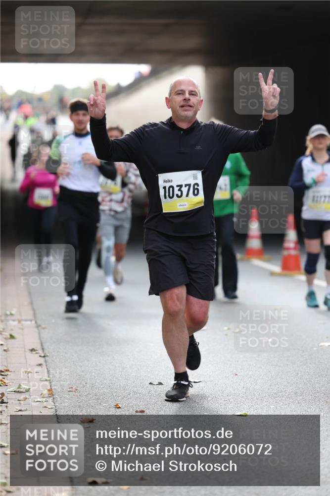 05.10.2025 - 20. swb-Marathon Bremen Michael Strokosch http://msf.ph/oto/9206072 05.10.2025 10:46:07 Laufen 10376 meine-sportfotos.de