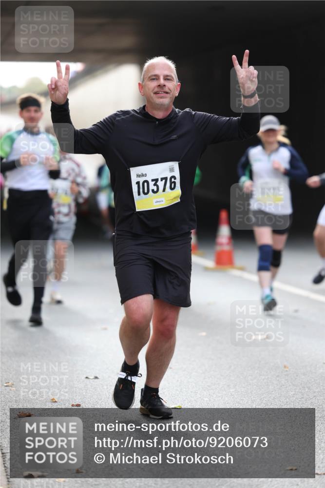 05.10.2025 - 20. swb-Marathon Bremen Michael Strokosch http://msf.ph/oto/9206073 05.10.2025 10:46:07 Laufen 10376 meine-sportfotos.de