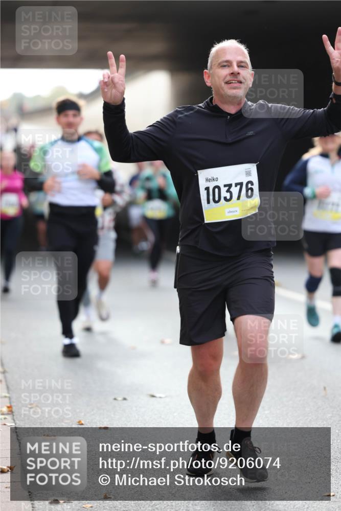 05.10.2025 - 20. swb-Marathon Bremen Michael Strokosch http://msf.ph/oto/9206074 05.10.2025 10:46:07 Laufen 10376 meine-sportfotos.de