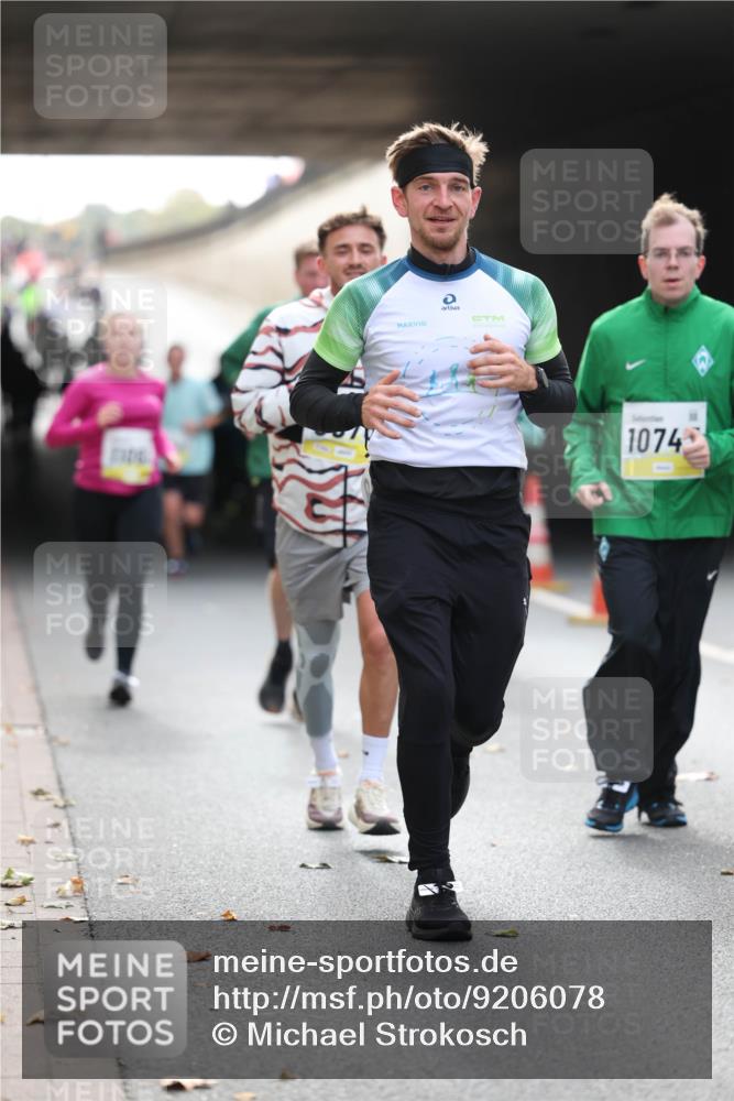 05.10.2025 - 20. swb-Marathon Bremen Michael Strokosch http://msf.ph/oto/9206078 05.10.2025 10:46:09 Laufen 1074 meine-sportfotos.de