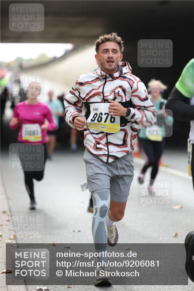 05.10.2025 - 20. swb-Marathon Bremen Michael Strokosch http://msf.ph/oto/9206081 05.10.2025 10:46:10 Laufen 9676, 01922 meine-sportfotos.de