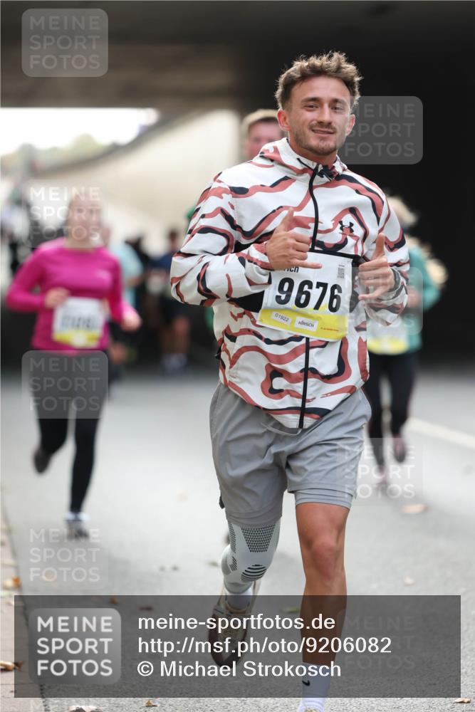 05.10.2025 - 20. swb-Marathon Bremen Michael Strokosch http://msf.ph/oto/9206082 05.10.2025 10:46:10 Laufen 9676, 01922 meine-sportfotos.de