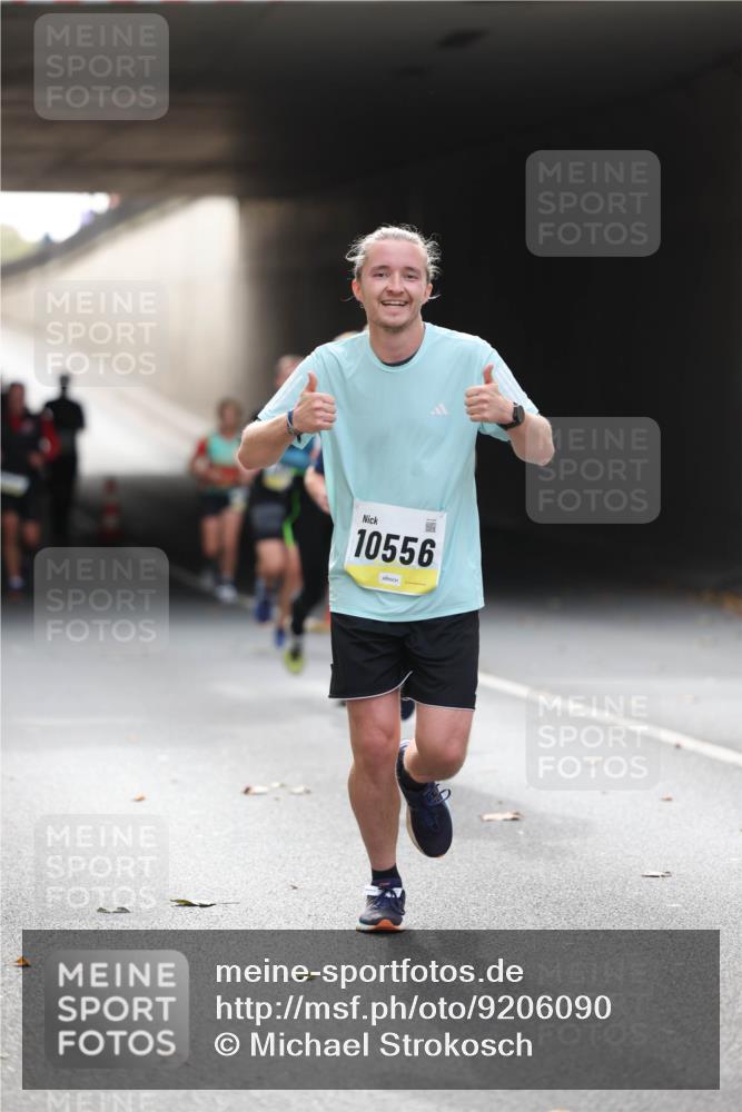 05.10.2025 - 20. swb-Marathon Bremen Michael Strokosch http://msf.ph/oto/9206090 05.10.2025 10:46:16 Laufen 10556 meine-sportfotos.de