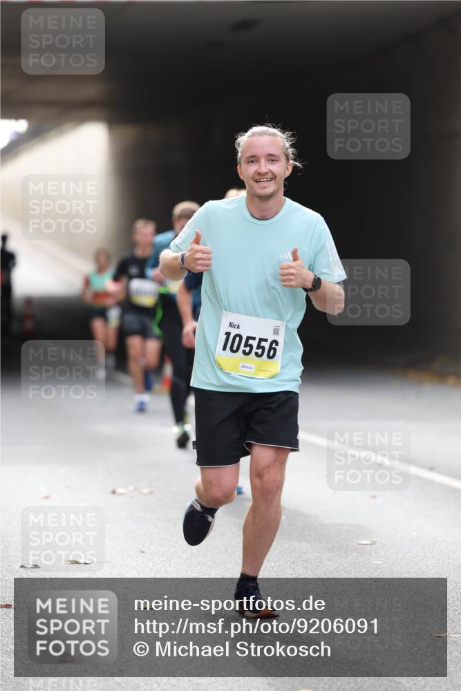05.10.2025 - 20. swb-Marathon Bremen Michael Strokosch http://msf.ph/oto/9206091 05.10.2025 10:46:16 Laufen 10556 meine-sportfotos.de