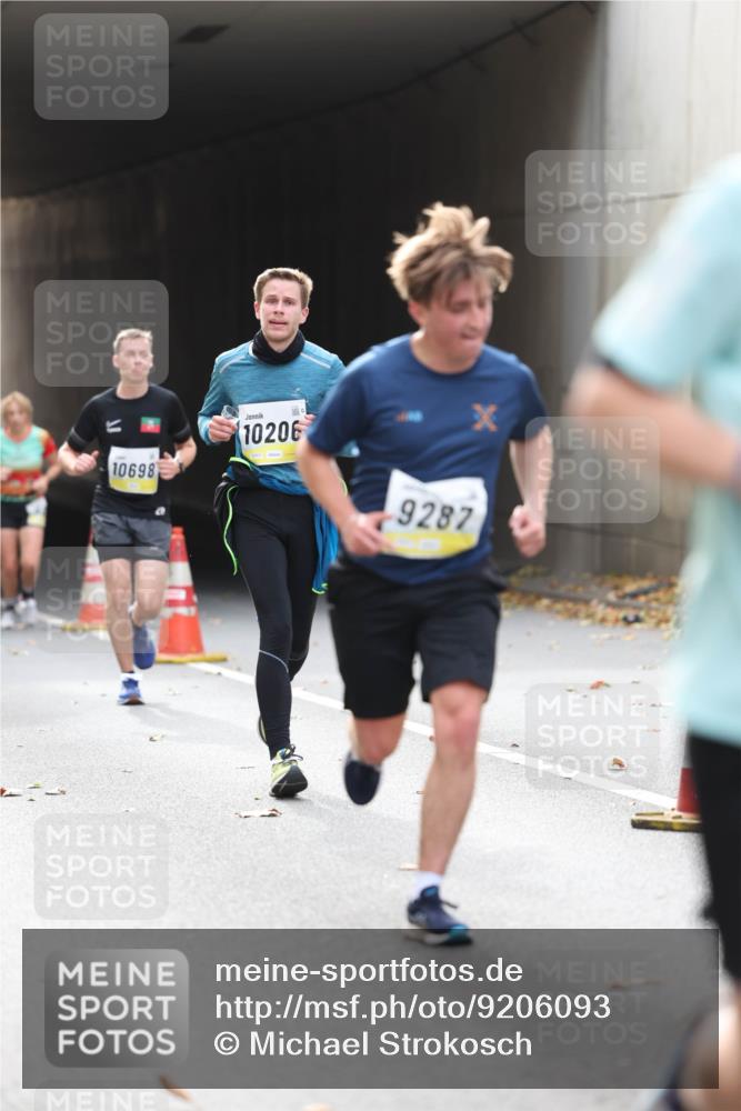 05.10.2025 - 20. swb-Marathon Bremen Michael Strokosch http://msf.ph/oto/9206093 05.10.2025 10:46:17 Laufen 10698, 10206, 9287 meine-sportfotos.de