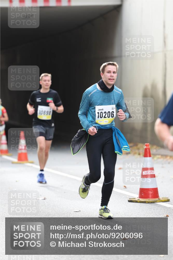 05.10.2025 - 20. swb-Marathon Bremen Michael Strokosch http://msf.ph/oto/9206096 05.10.2025 10:46:19 Laufen 10698, 10206, 02603 meine-sportfotos.de