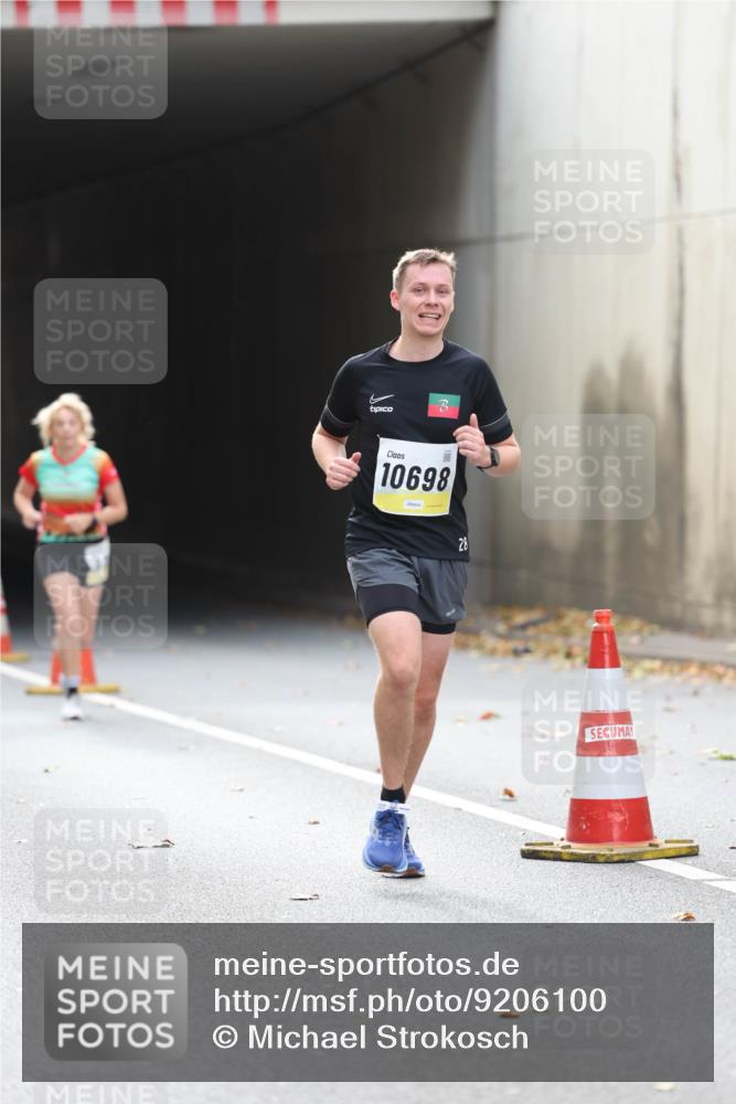 05.10.2025 - 20. swb-Marathon Bremen Michael Strokosch http://msf.ph/oto/9206100 05.10.2025 10:46:20 Laufen 10698, 28 meine-sportfotos.de